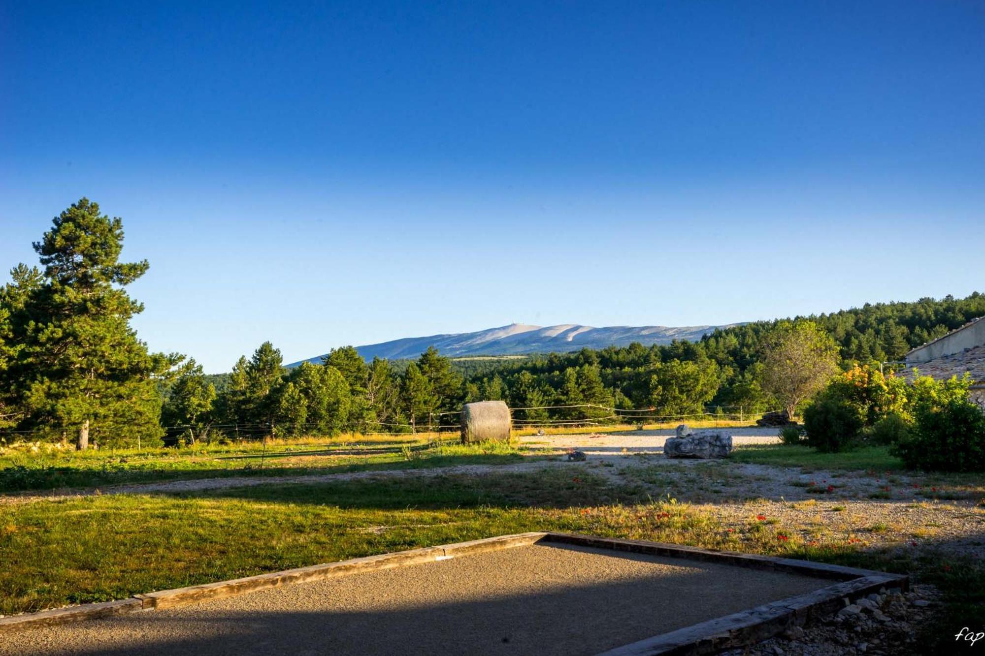 A Ventoux Yourte Monieux ภายนอก รูปภาพ